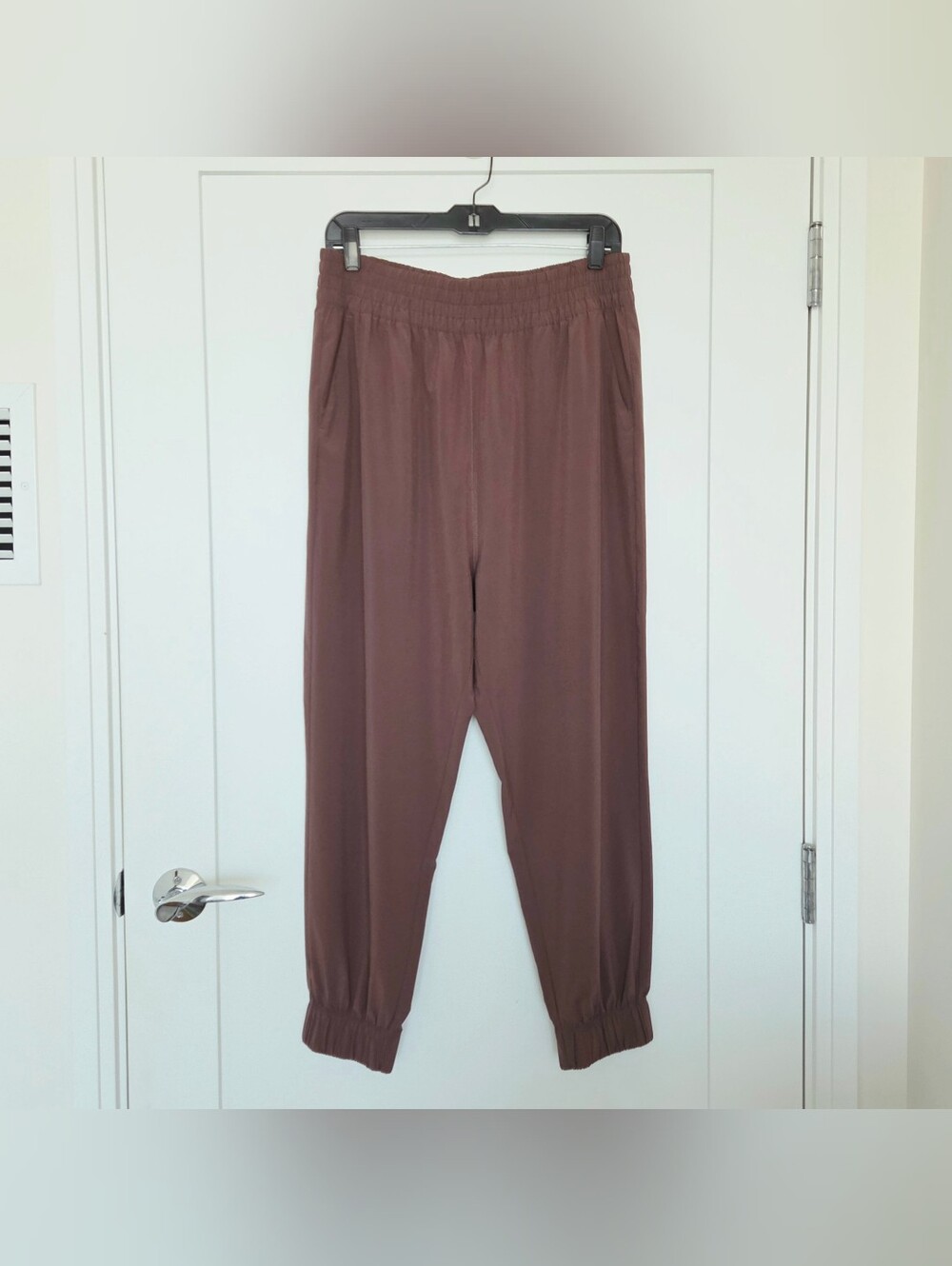 Vuori Women's Villa Jogger - Chestnut? - Size Large - VW493 - EUC